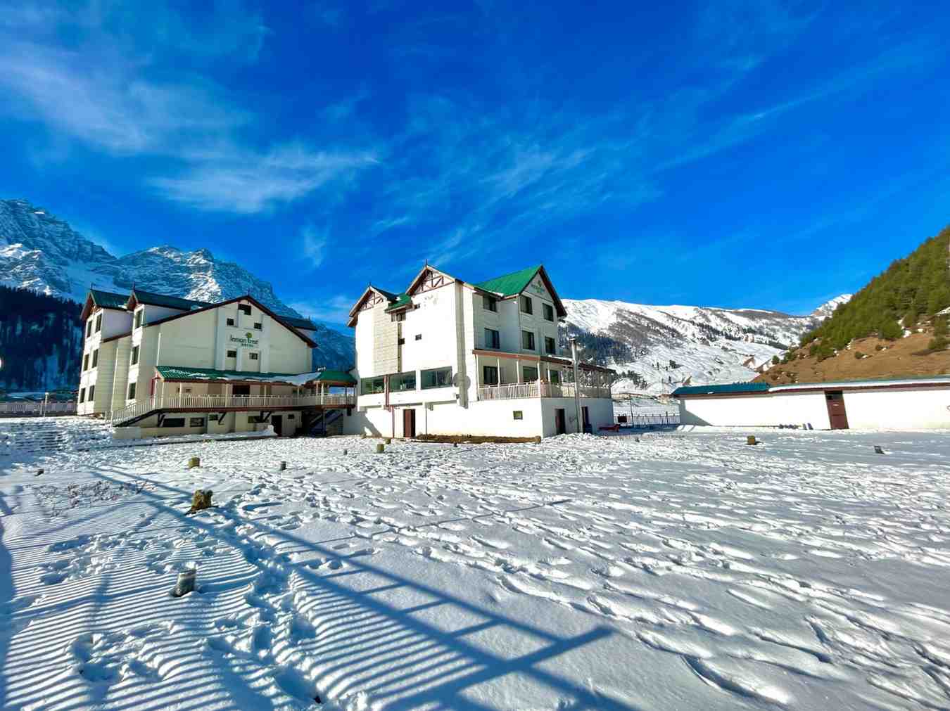 Meeting halls in Sonmarg